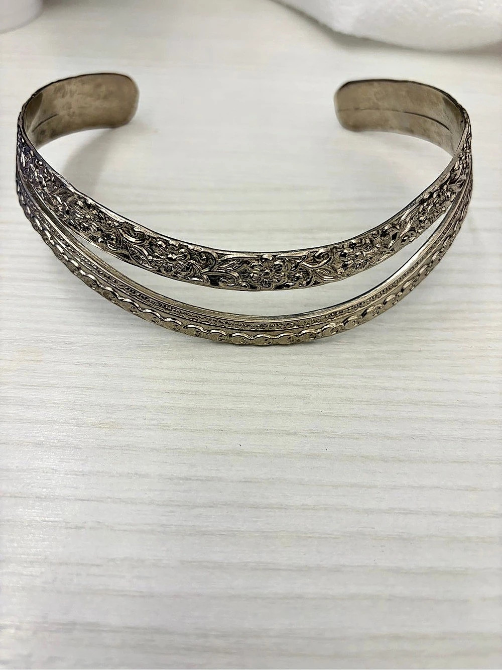 Floral Engraved necklace in Silver